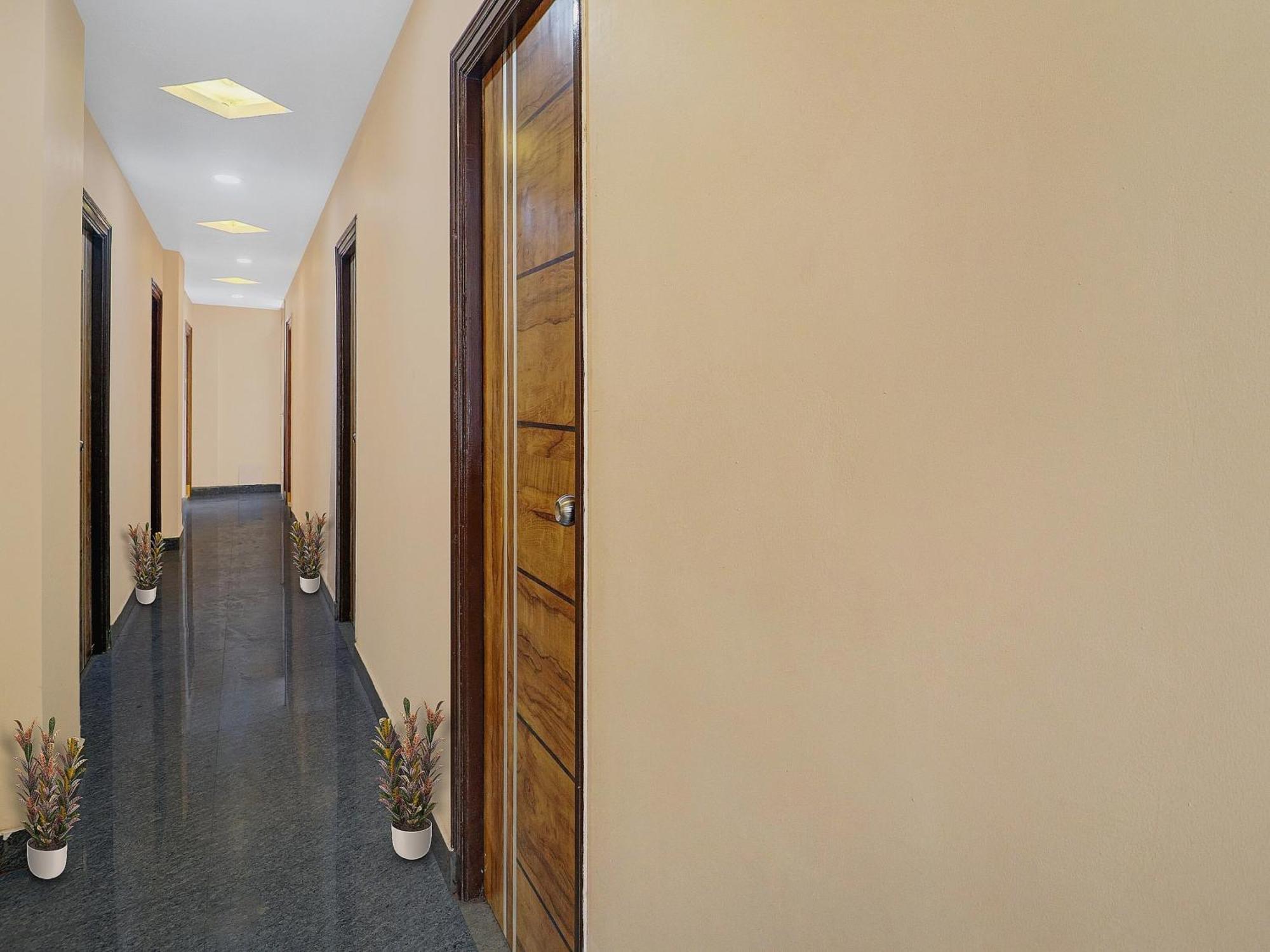 Hotel O S V Residency Kajaguda Near Gachibowli Hajdarabad Zewnętrze zdjęcie